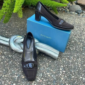 Amalfi Brown Sydney Buckle Chunky Heel Pump Size 9.5 M